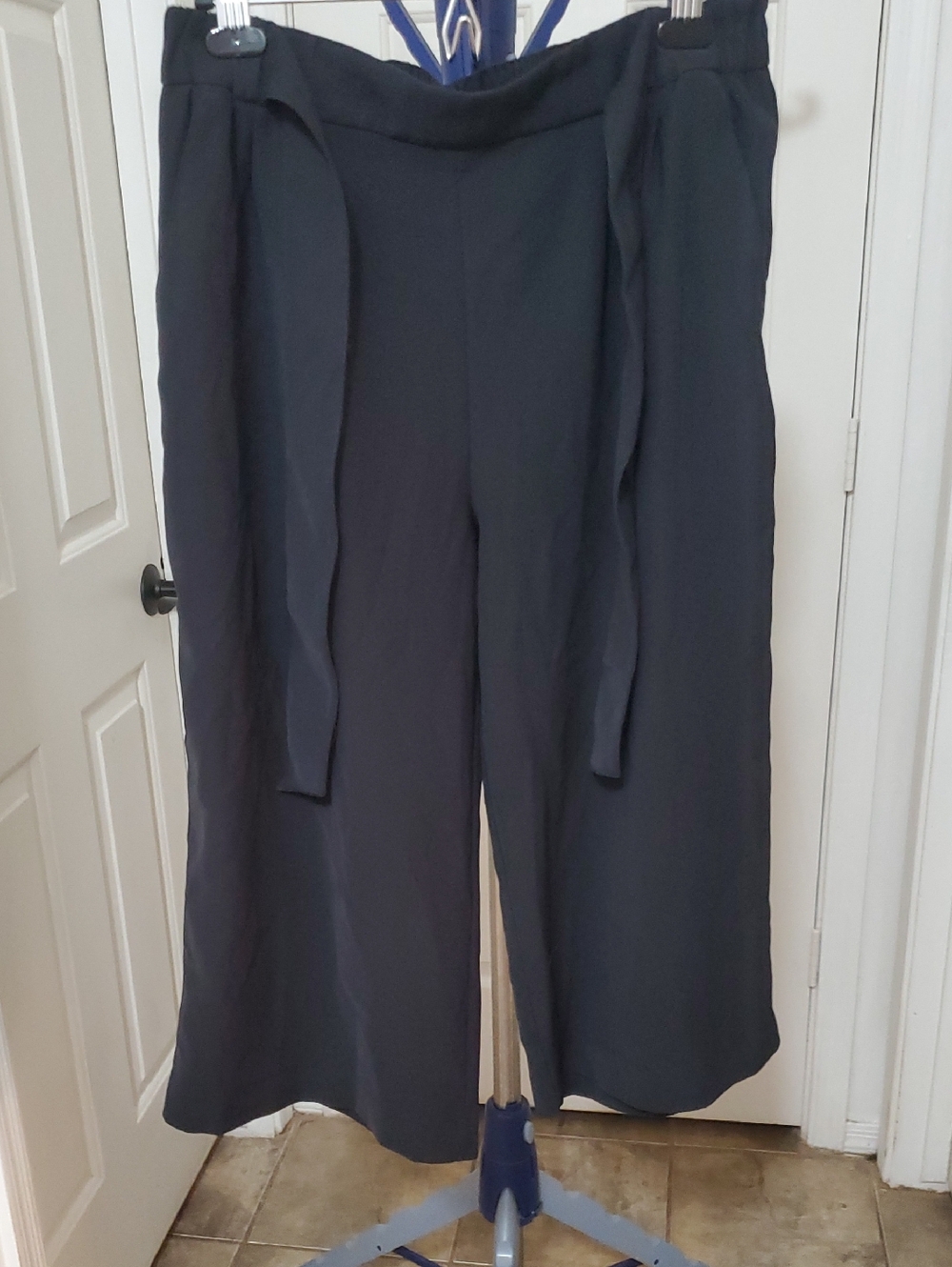 lululemon athletica Black Wide-Leg Tie-Waist Pants